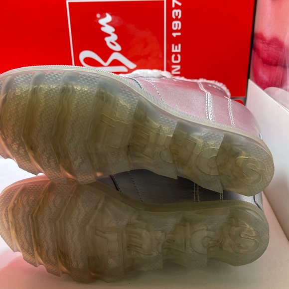 BNIB Sorel Disney Frozen Collection Silver - Picture 7 of 9